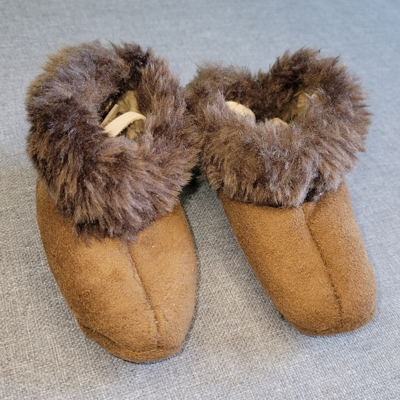 Bundle of 4 pairs of winter boots por baby. - Picture 10 of 13